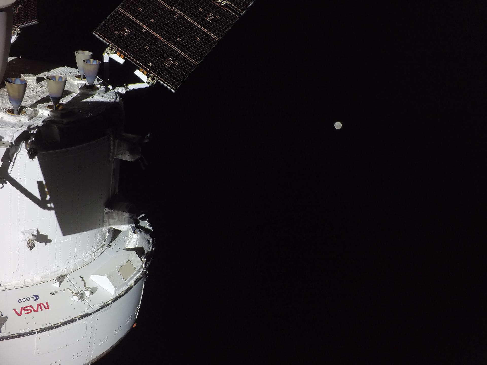 The April 6 Artemis II Lunar Flyby: Inside Orion's Autonomous Systems and the Free-Return Trajectory
